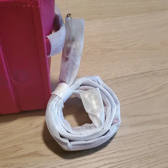 MARC JACOBS The Leather Small Hot Pink Tote Bag NWT - Picture 12 of 14